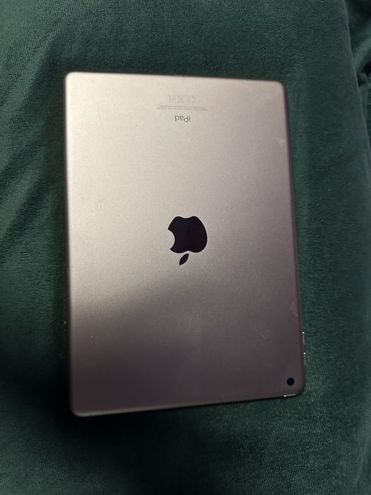 iPad generatia a 6 a (2018)
