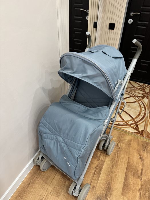 Продам коляску трость