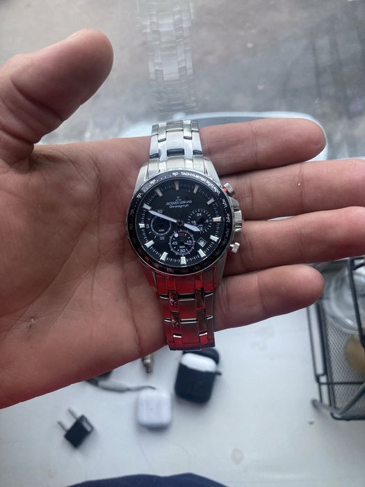 часы сатылад40 000 тенге