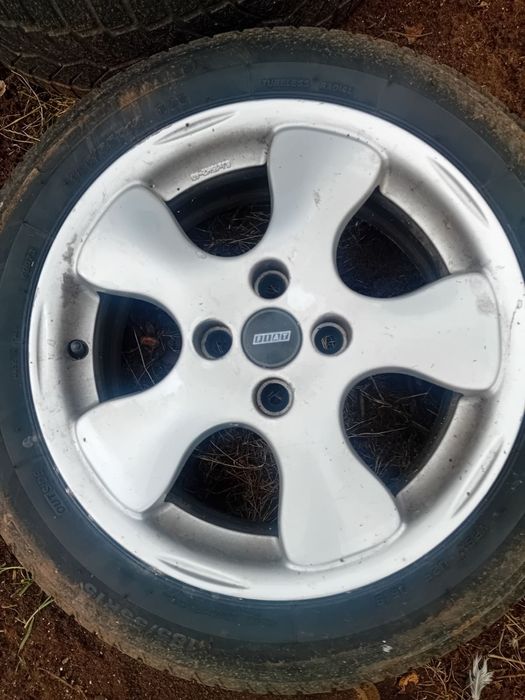 Продавам гуми с джанти 15 ски