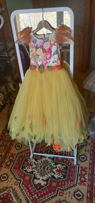 Платье для девочки на 5-7 лет