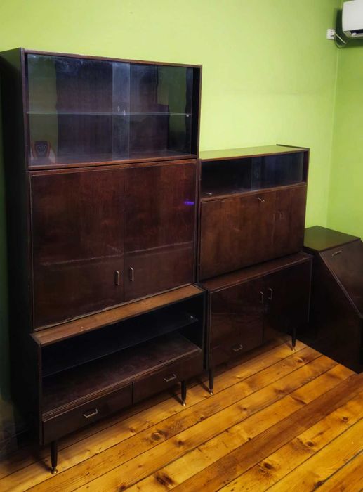 Масивна ретро секция на МОДУЛИ