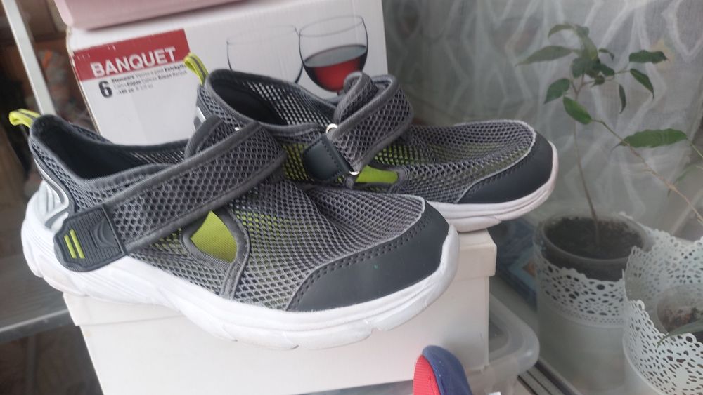 Кроссовки летние 37 рр 1000 тнг