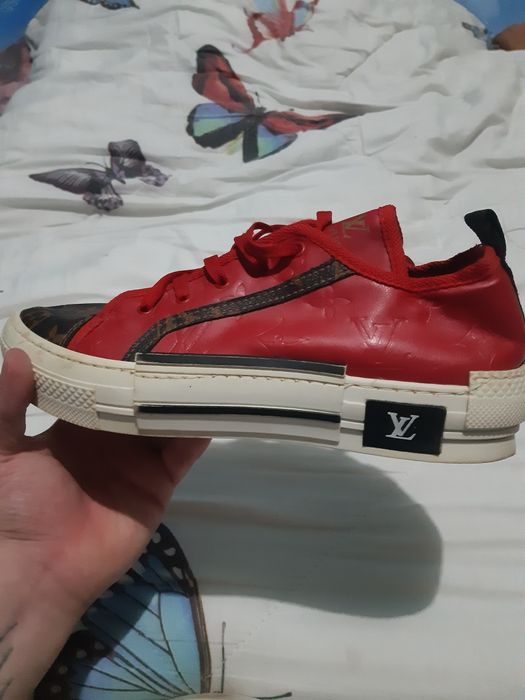 Срочно продаются Оригинальные кеды Louis Vuitton