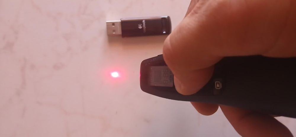 Presenter wireless profesional Logitech R700