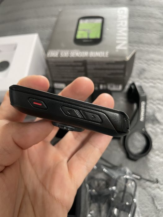 Vand ciclocomputer Garmin Edge 530, pachetul care include si senzorii de viteza si banda de puls