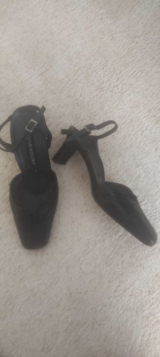 Елегантни дамски сандали с отворена пета. Естествена кожа.