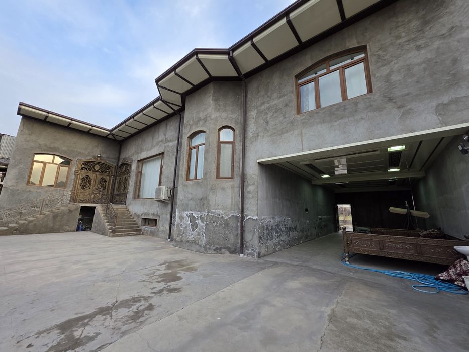 Участка сотилади 6,8 сотка 9 хона Тузель