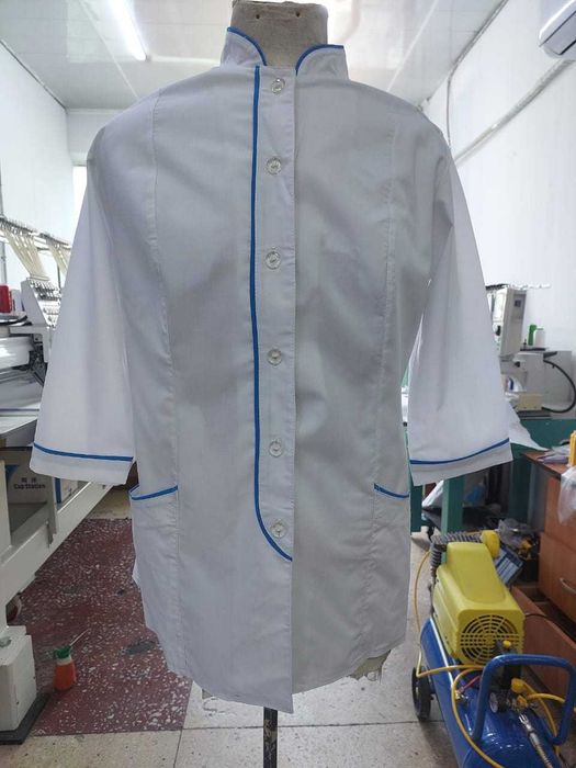 Продам медицинские халаты новые