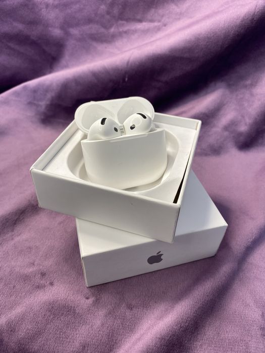 Apple air pods 4