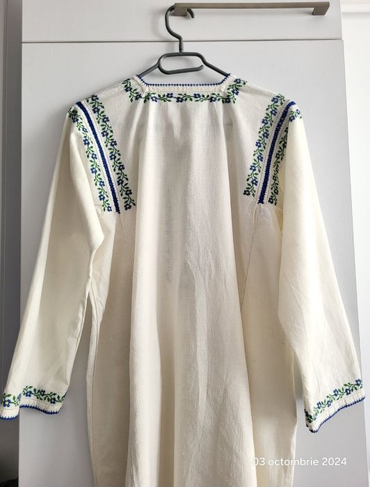 Ie veche traditionala moldoveneasca