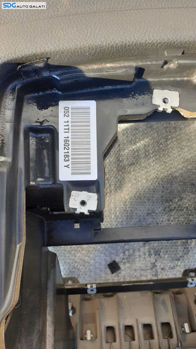 Plansa Bord Goala Dezechipata Volkswagen Golf 5 2004 - 2008 Cod 1K1858295