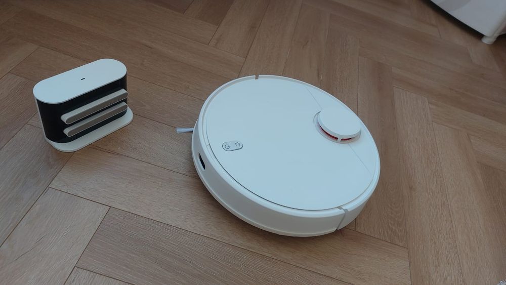 Новый робот-пылесос Xiaomi Robot Vacuum E10 (не
