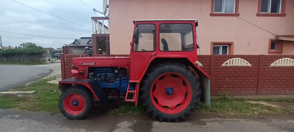 Vând tractor U650