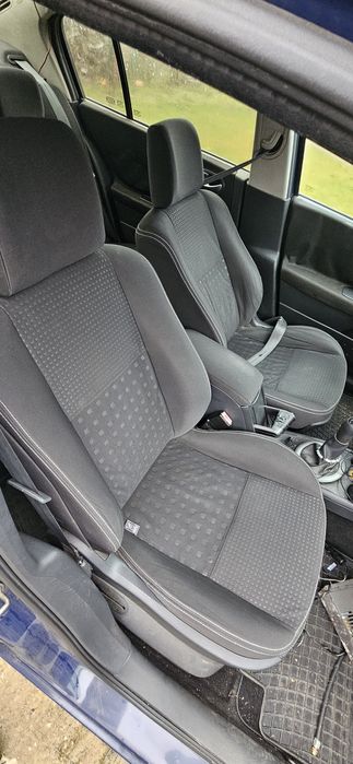 Vând Renault Megane 2 1.6 16v cu GPL 
Ac funcțional
Geamuri electrice