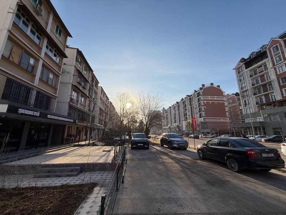 Продам квартиру Электроапарат Фарона ули 3/2/5 77м2