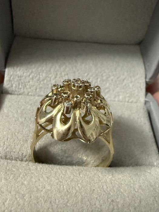 Бриллиантовое кольцо