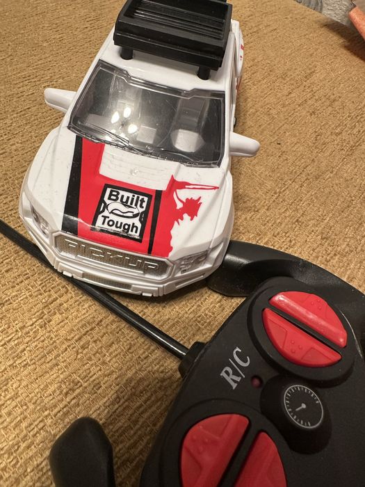 Машинка с пультом управления