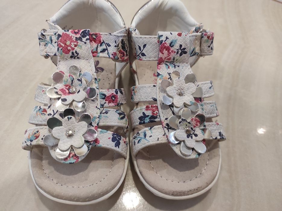 Сандали за момиче 24 номер