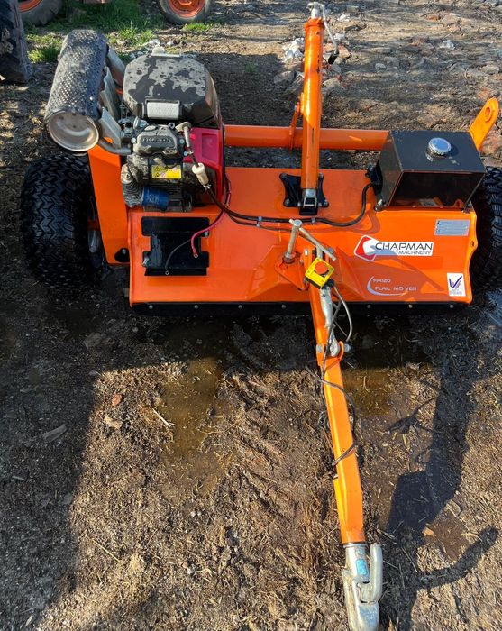 Vand tocatoare resturi vegetale cu motor honda