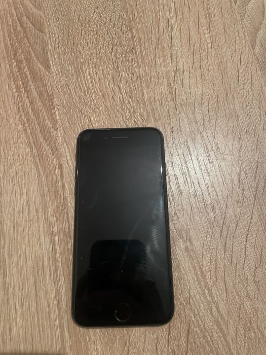 Iphone SE в отличном состоянии
