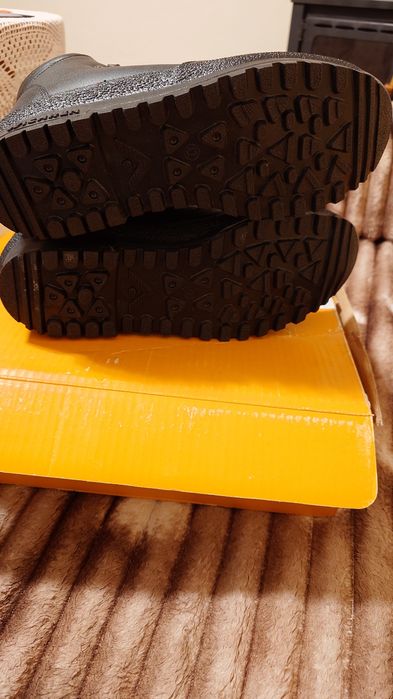 Зимни и летни работни обувки