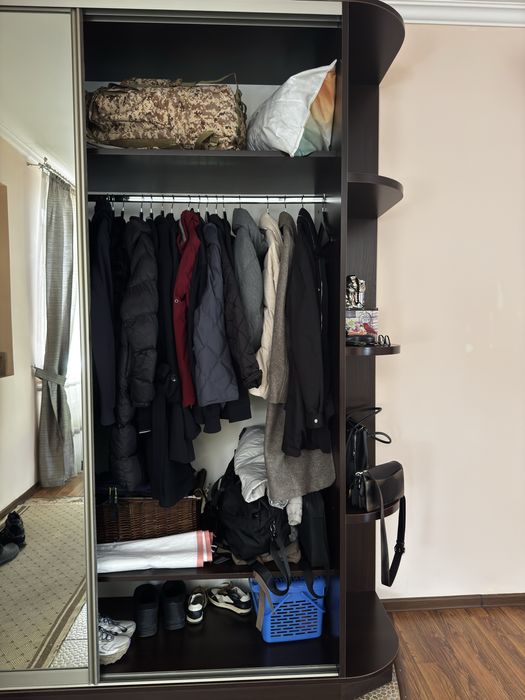 Большой шкаф-гардероб