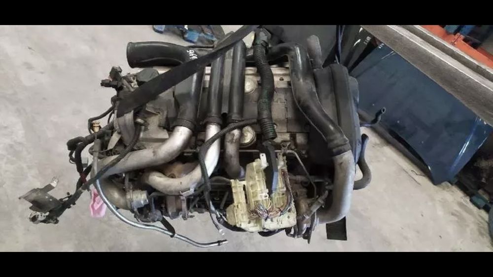 Продавам отличен двигател, скоростна кутия и оборудване  Волво B6294S