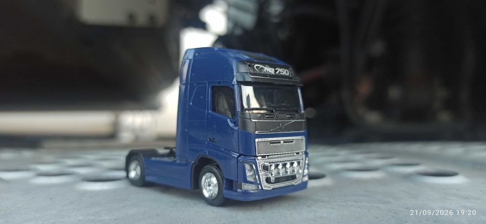 Камиончета 1/87. Volvo.