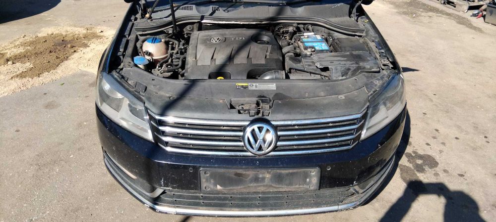 Dezmembrez Volkswagen Passat B7 1.6 TDi an 2011 cod motor CAY
