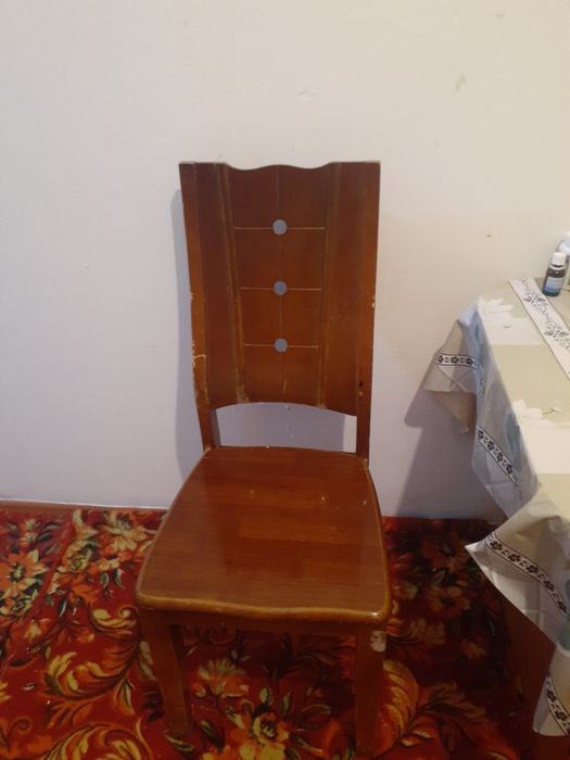 Продаю стол кухонный и стулья!