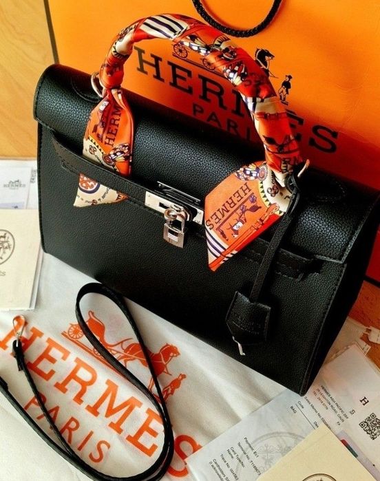 Geanta damă,dimensiune medie,model Kelly,curea detasabila umăr,saculeț