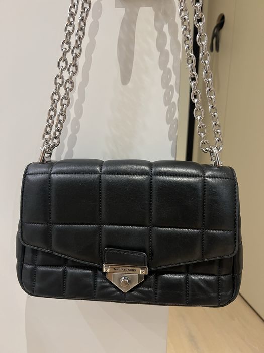 Черна кожена чанта Michael Kors SoHo