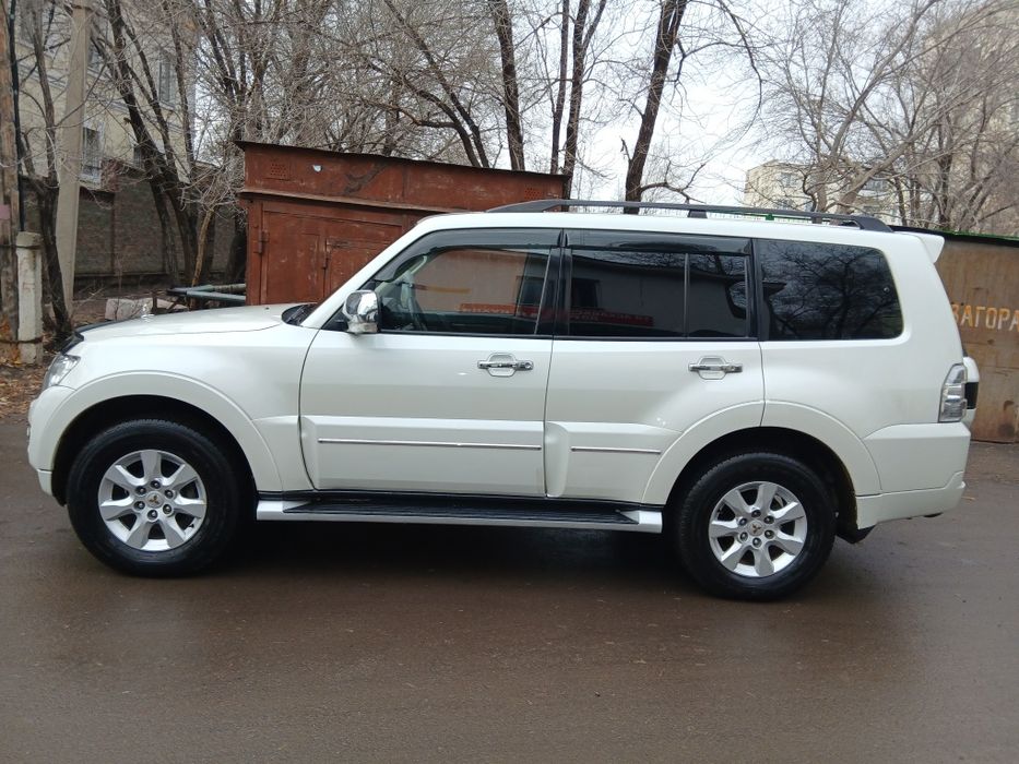 Продам автомобиль Митцубиси Паджеро