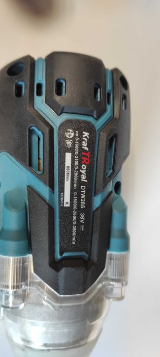 Комбиниран Акумулаторен Ударен Гайковерт KraftTRoyal