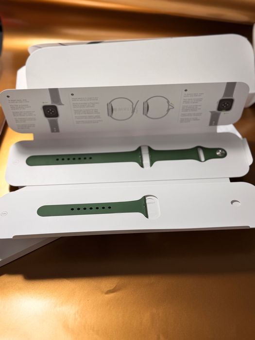 Apple Watch Series 7 GPS 45mm – Green Aluminium Case + 6 curele
