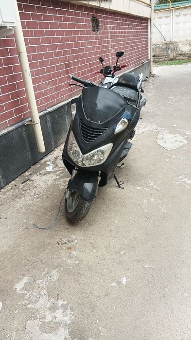 Продаю срочно скутер 140 кубов