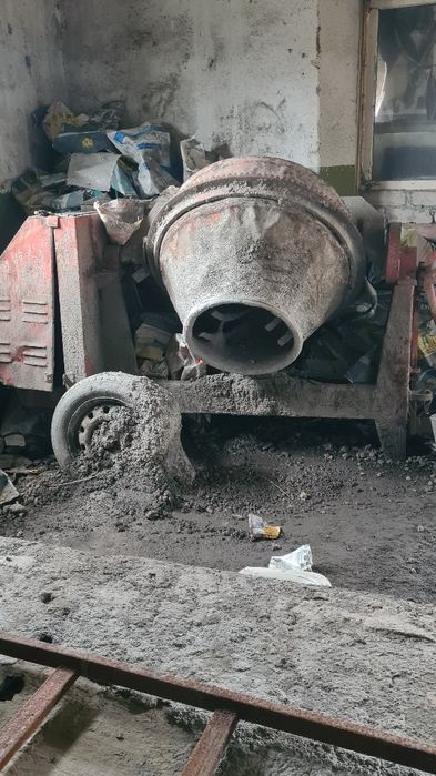 Срочно продам оборудование для производства бетонных еврозаборов