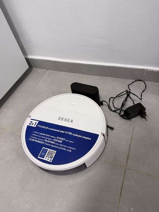 Aspirator robot Tesla