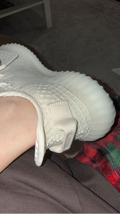 yeezy 350 v2 bone