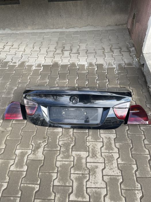 Багажник и стопове за БМВ Е90 Преди фейслифт