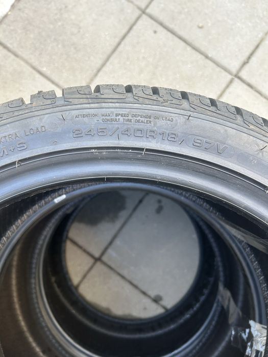Vand anvelope de iarna noi 245 40 r18 goodyear