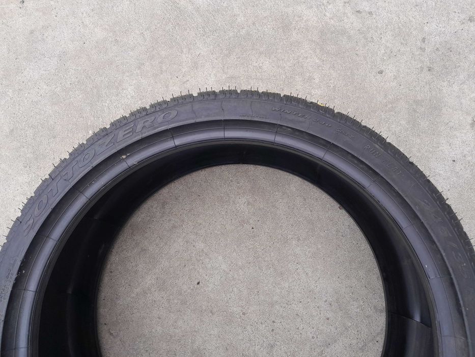 O anvelopa noua de iarna 245 35 20 pirelli sottozero 2 run flat