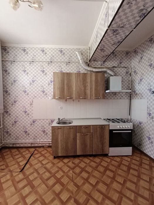 Гулистон Поворот олдида 1² хонали  квартира сотилади
