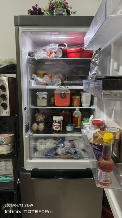 LG холодильник срочно сотилади