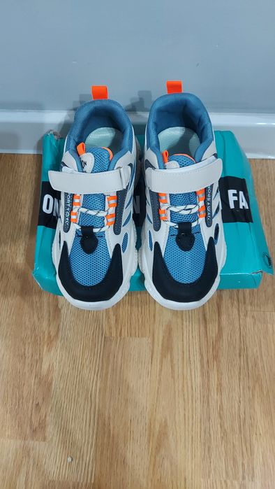 Продам красовки новые