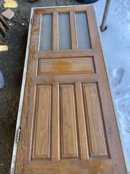 Есік, есик двери