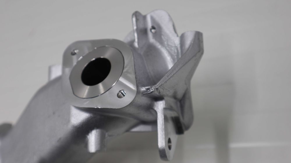 Чисто нов алуминиев всмукателен колектор БМВ G - серия