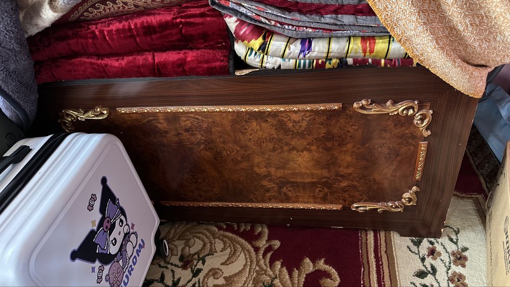 Mebel sotiladi srochno