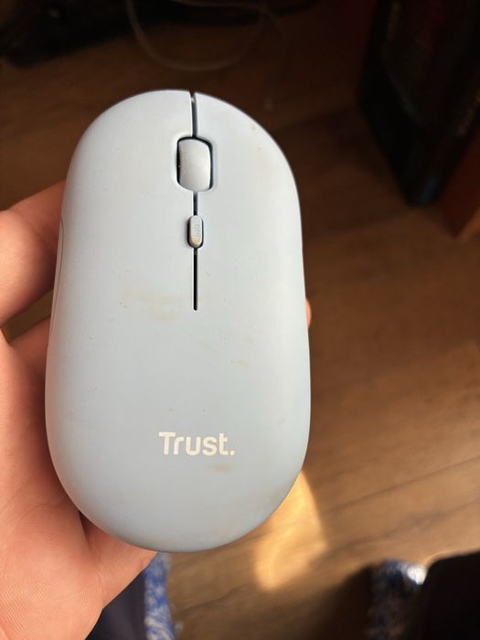 Мишка става и с usb и bluethoot